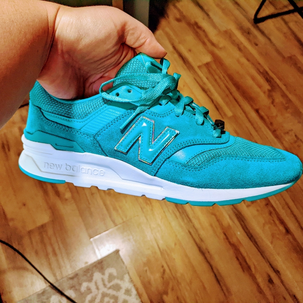 New Balance Classics Size 10 Teal/Aqua